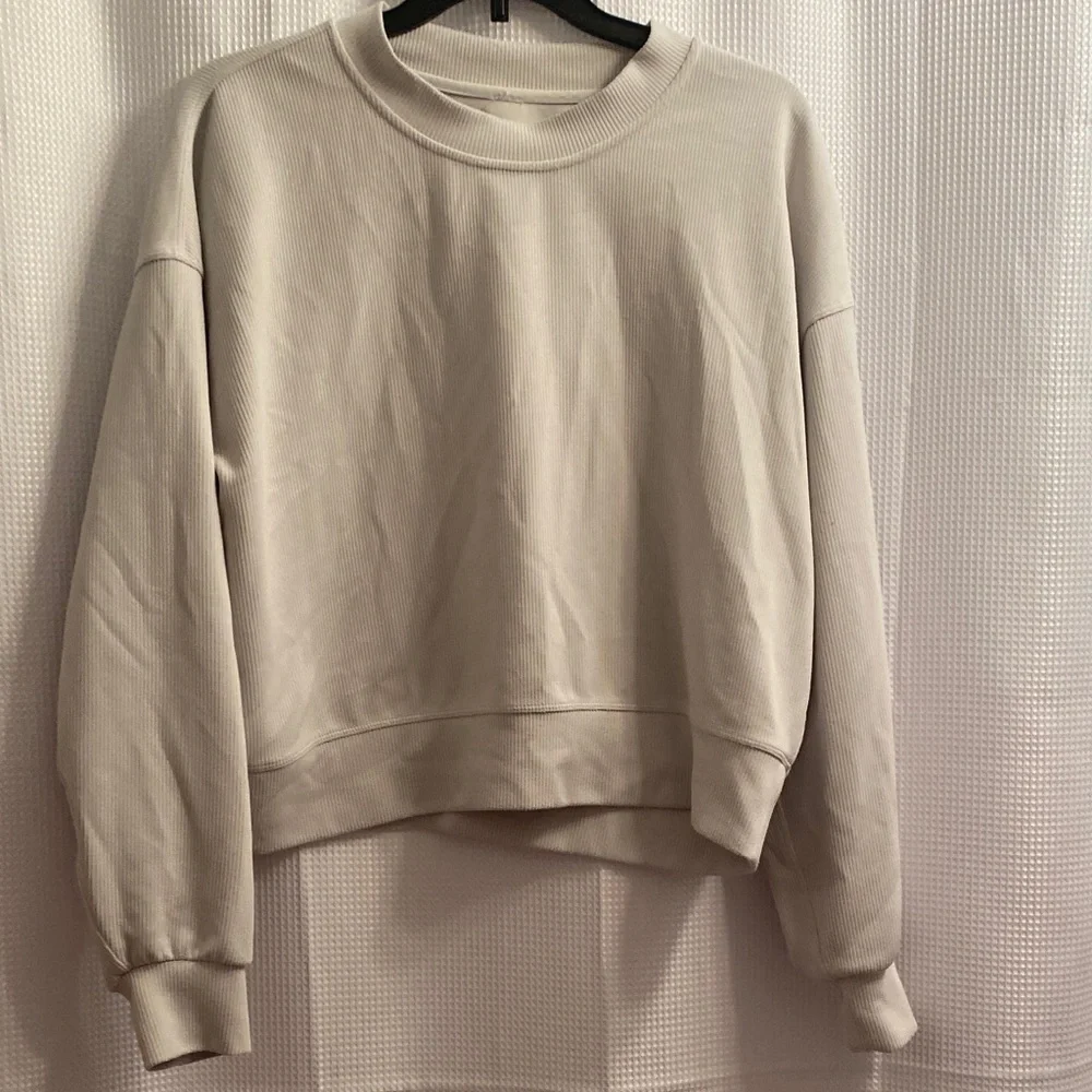 Lululemon Perfectly Oversized Crop Crew - Picture 2 of 8